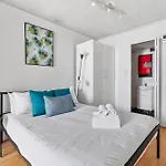 Surry Hills Studio With Pool